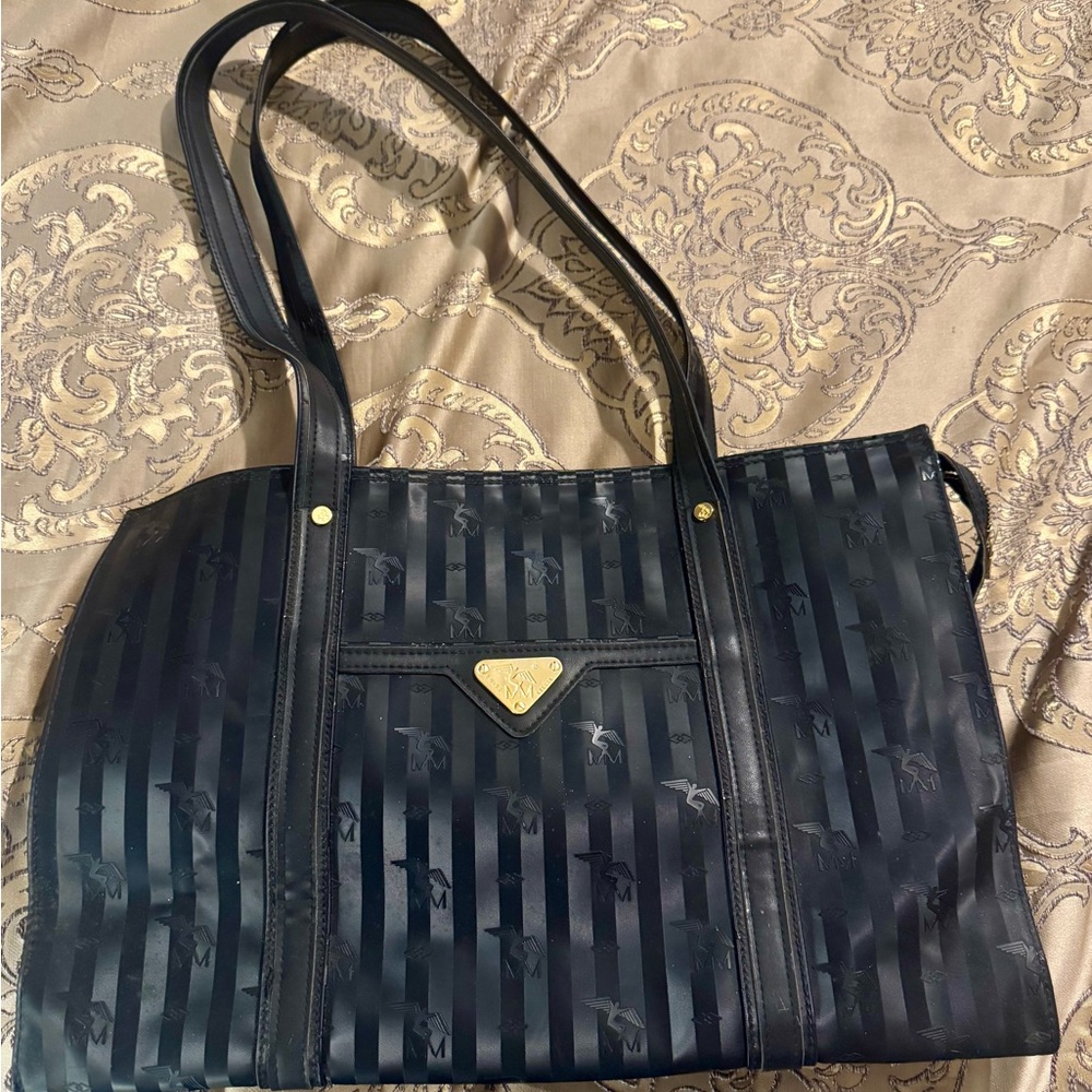 Elegant Black Tote Bag made in Swizerland